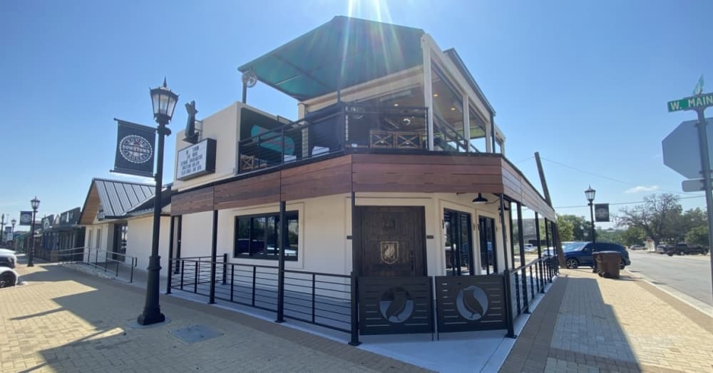 Round Rock Tavern's side bar Hoot & Annie expands to include sidewalk patio seating