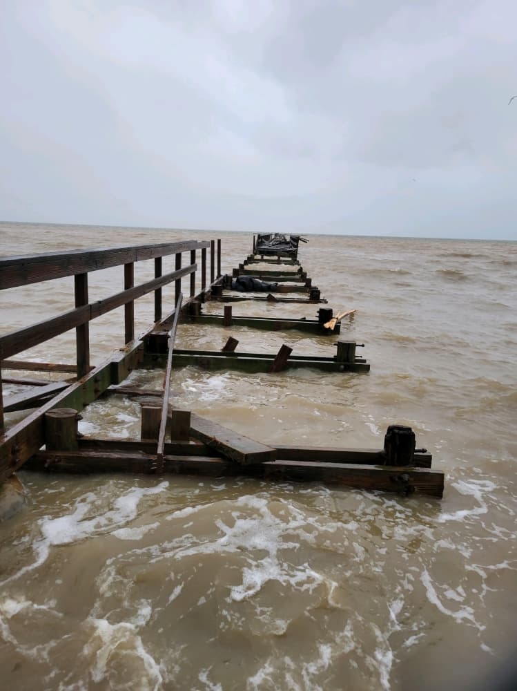 The 1,000-foot pier was destroyed by hurricane waves. (Courtesy city of Seabrook)