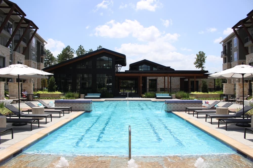 360-unit community Creekside Park The Grove celebrates grand opening