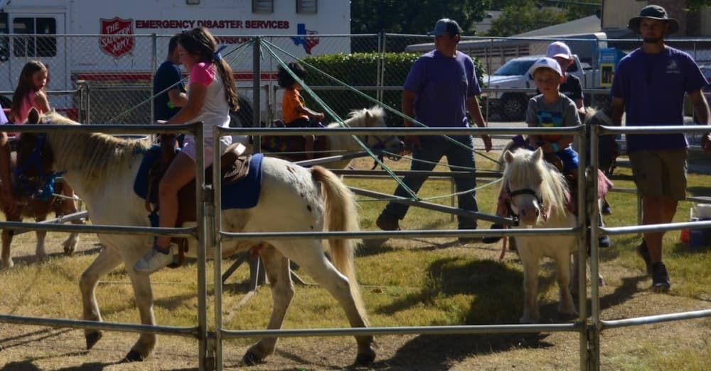 kids on ponies