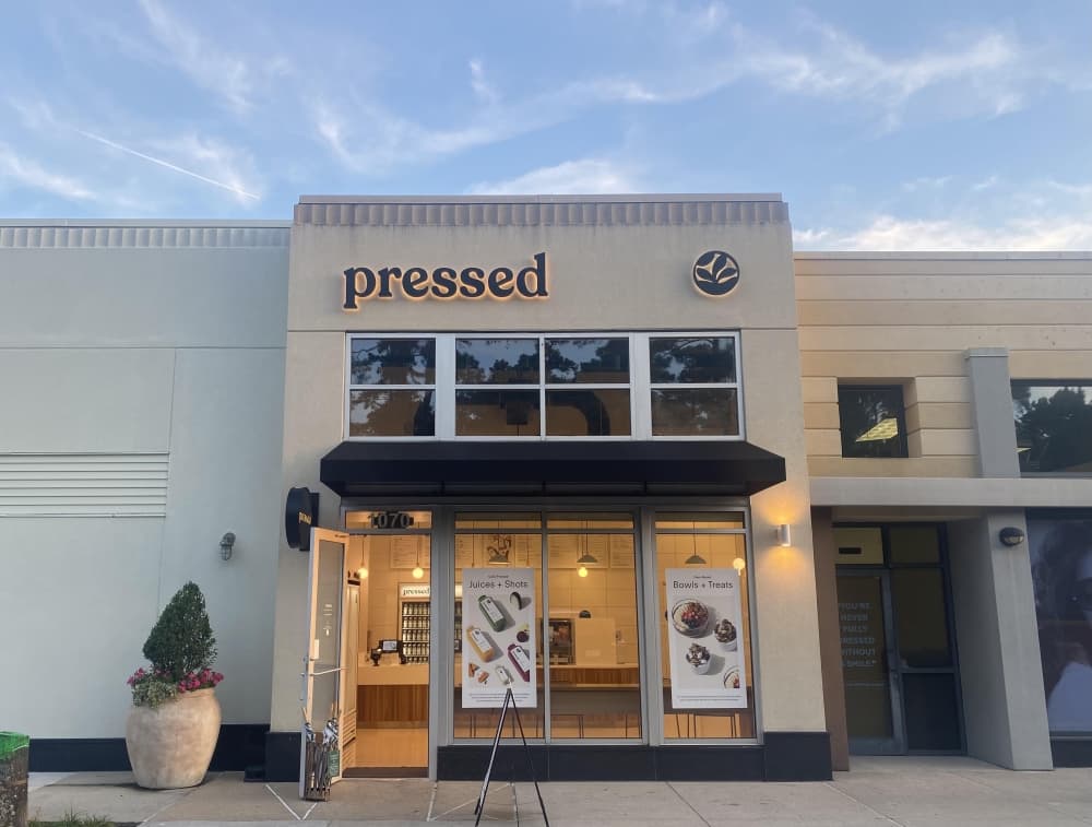 2 new stores now open in Market Street