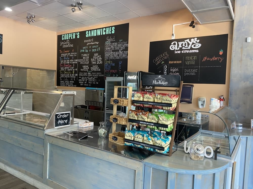 The Demi brothers built much of the restaurant’s interior themselves. (Darcy Sprague/Community Impact)