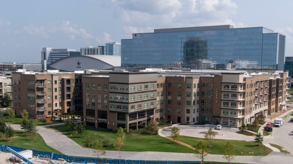 Canyon East brings more than one acre of trails and park connectivity to the 242-acre mixed-use project along the Dallas North Tollway and John Hickman Parkway. This phase connects to The Bend, an existing 1.3-acre park. (Courtesy Frisco Station)
