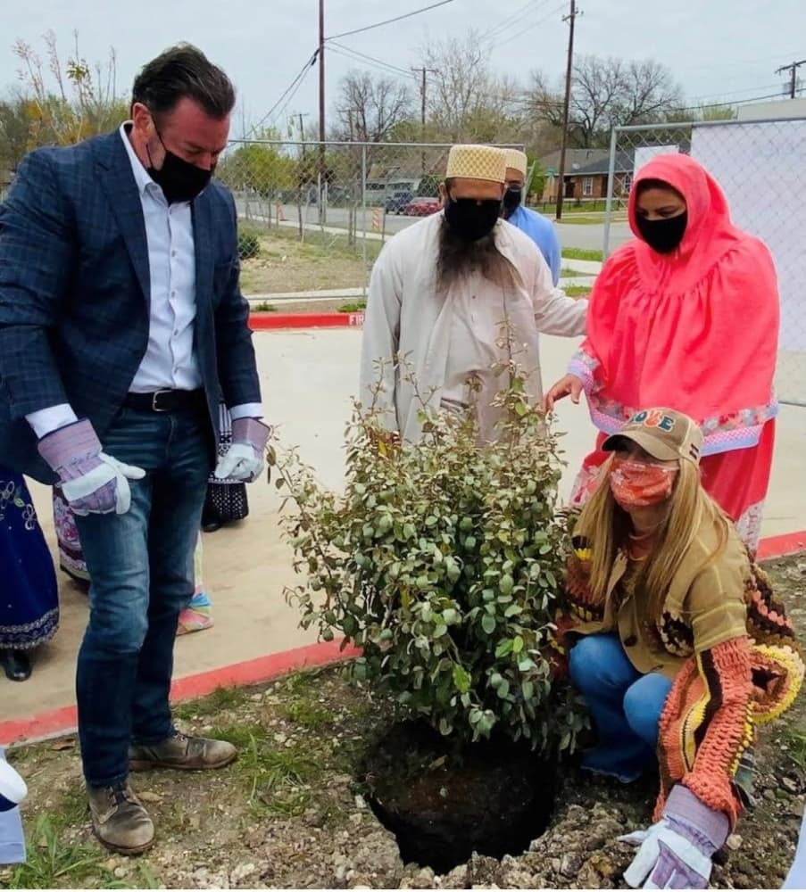 McKinney Mayor George Fuller, McKinney and his wife Maylee Thomas attended the Earth Day event held on Apr. 3 at the Collin County Dawoodi Bohra Community. Also pictured are Aliasger Rasheed, president of the Collin County Dawoodi Bohra Community and his wife, Rashida Rasheed. (courtesy Collin County Dawoodi Bohra Community)