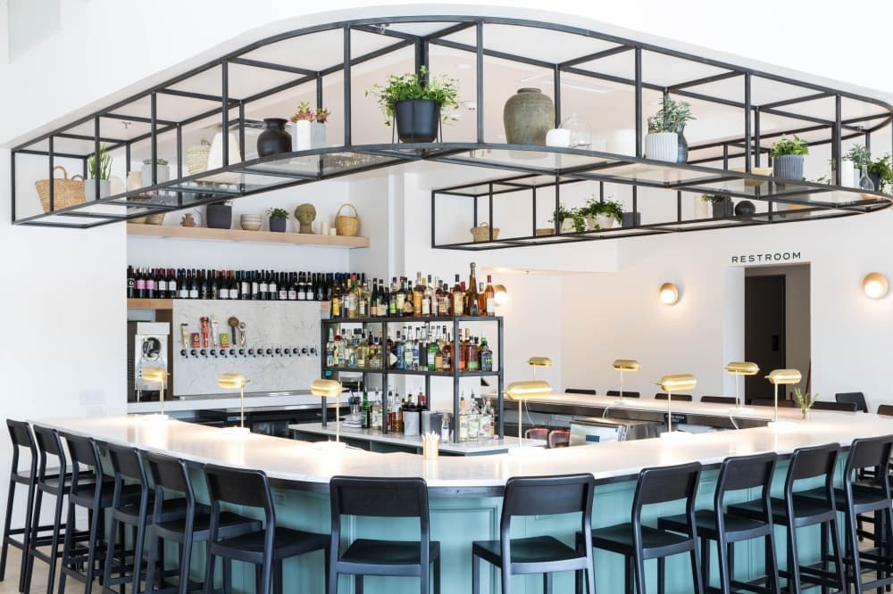 The bar at Hank's features daily happy hours. (Courtesy Rosee Qualls)