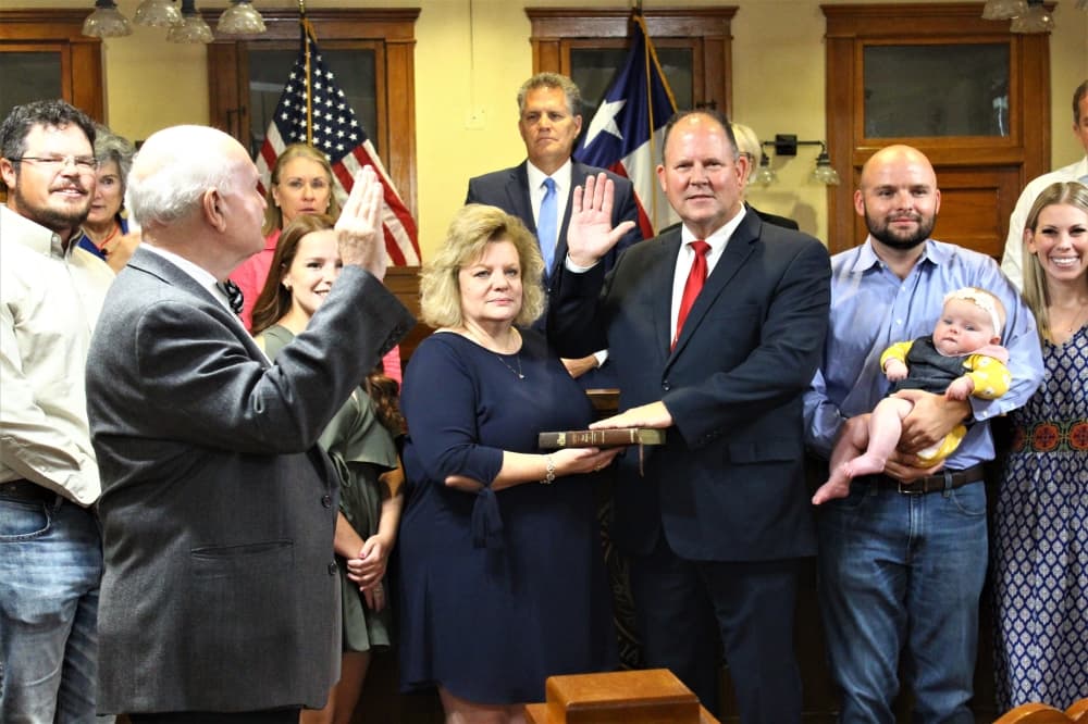 New Precinct 3 constable sworn in to replace recently deceased Kevin Stofle
