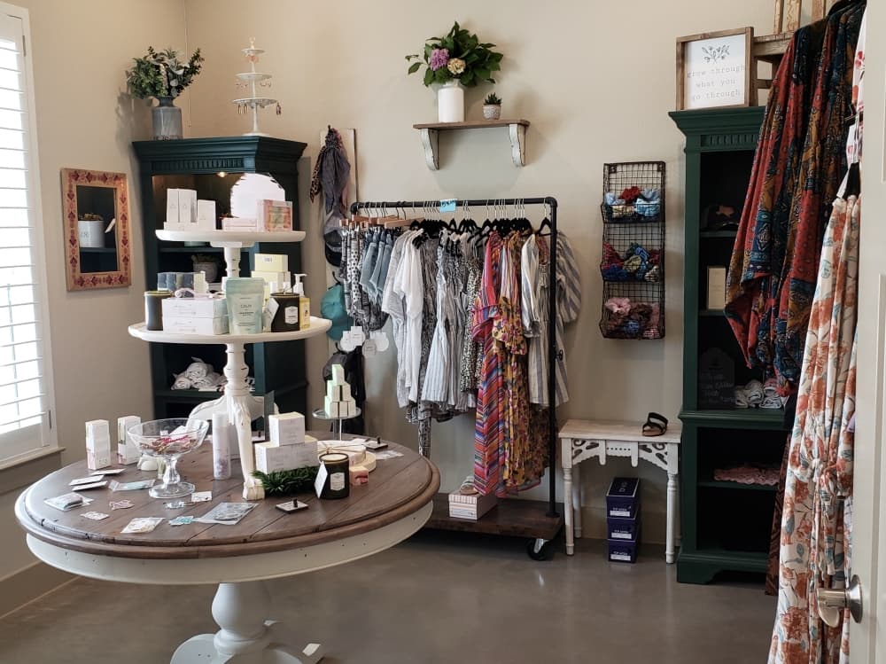 New salon, boutique opens in Leander