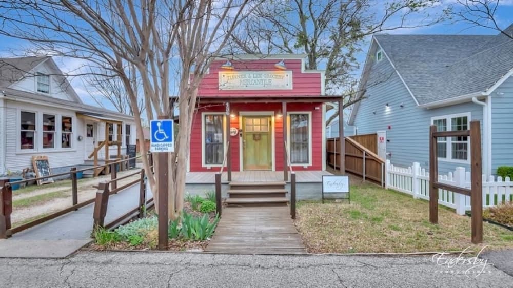 Endersby Productions decides to keep Keller photo studio location