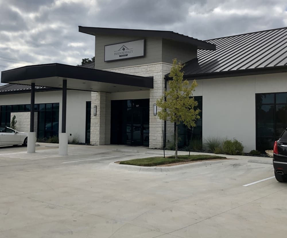 Real Estate office now open on Williams Drive in Georgetown