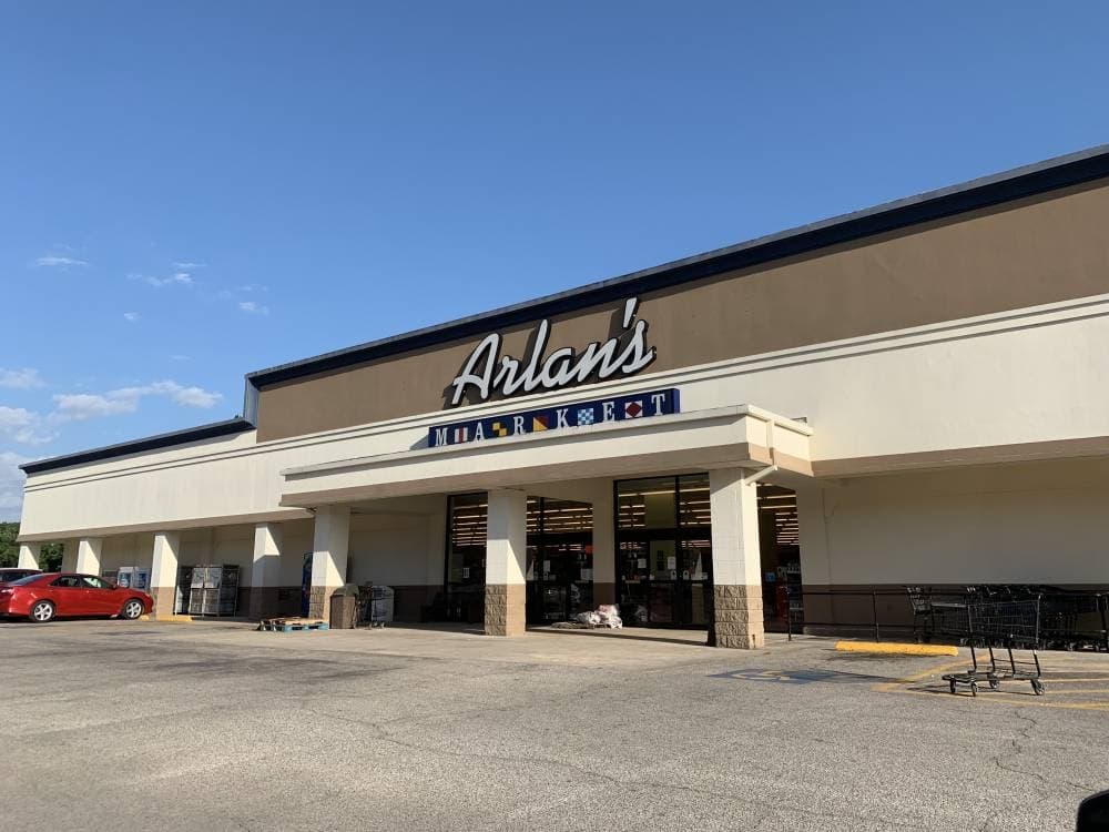 Arlan's Market in Oak Ridge North closing in October
