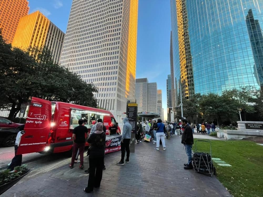The Hunger Truck comes to Houston to serve food insecure, build community