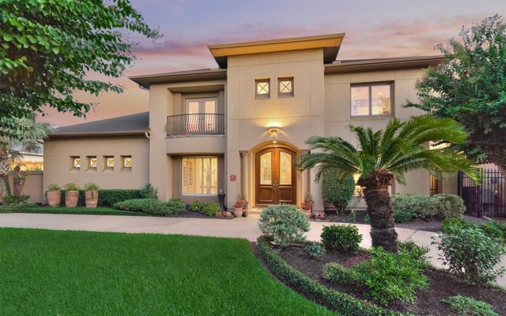 4617 Laurel St., Bellaire: This traditional home was built in 2002 and located within minutes of Texas Medical Center, downtown Houston, and Galleria-shopping and restaurants. It features imported mahogany doors, a sweeping staircase and a first floor with 10-foot-high ceilings. Additionally, ot features quartzite countertops, luxury appliances, a remodeled gourmet kitchenand an executive study with built-ins. 4 beds, 3 full and 2 half baths/5,290 sq. ft. Sold for $1,425,001-$1,638,000 on Oct. 7. (Courtesy Houston Association of Realtors)