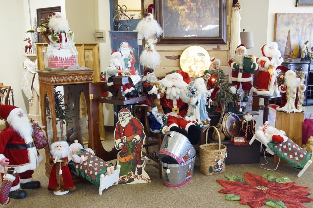 Jazzy Junque resale store converts to Christmas wonderland through Dec. 23