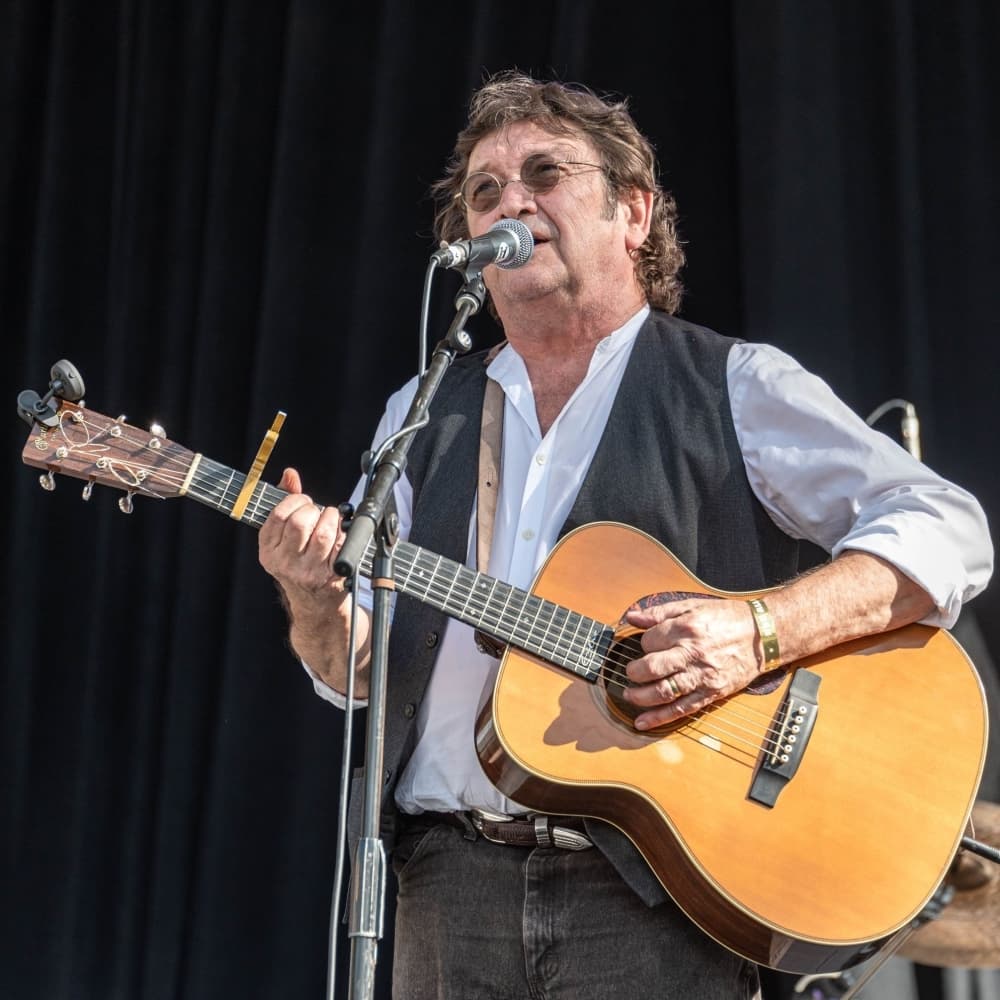 Texas singer-songwriter Shake Russell entertains with an Americana style of folk rock. (Courtesy Shake Russell)