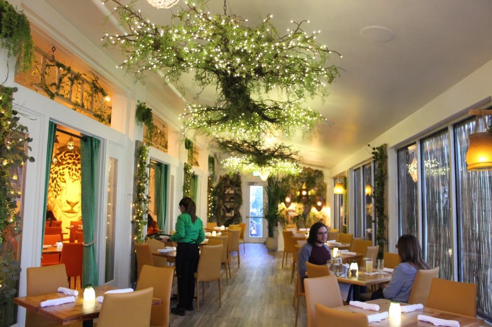 Garden dining room