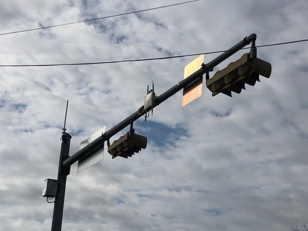 The roadside unit transmits data to the connected vehicles. (Benton Graham/Community Impact Newspaper)