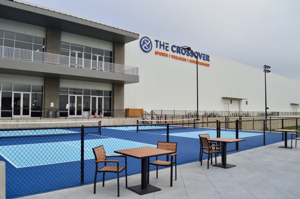 The Fieldhouse has two outdoor pickleball courts available by reservation. (Taylor Girtman/Community Impact Newspaper)