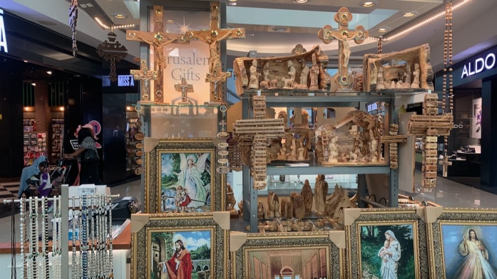 Jerusalem Gifts opens seasonal cart in Frisco's Stonebriar Centre