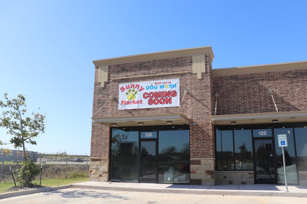 Sunny Paws Market pet store coming soon to Buda