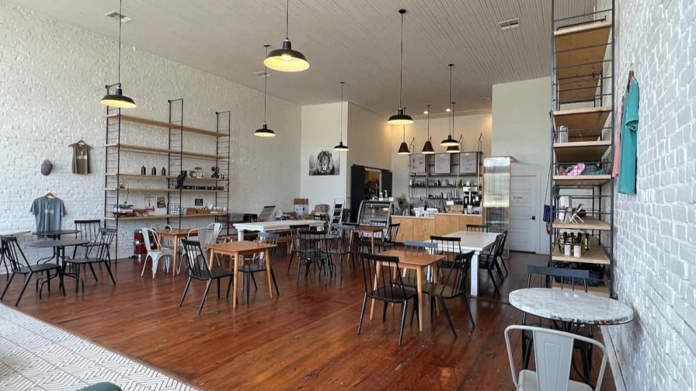 Lamppost Coffee in Hutto reopens