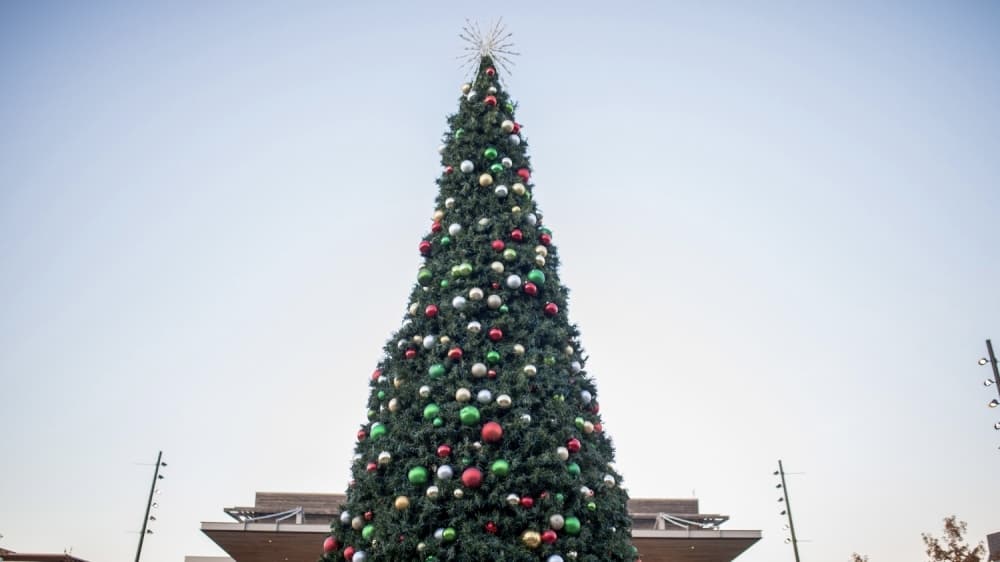 Selfies with Santa, ugly sweater contest and more: 3 holiday events in Lake Travis-Westlake