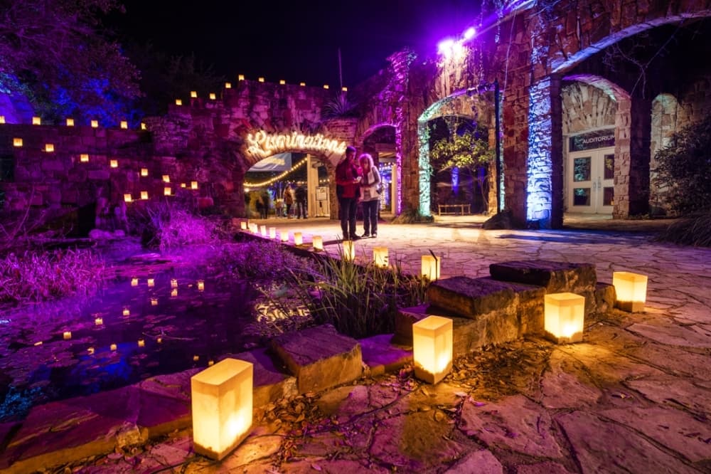 3 holiday strolls in Southwest Austin