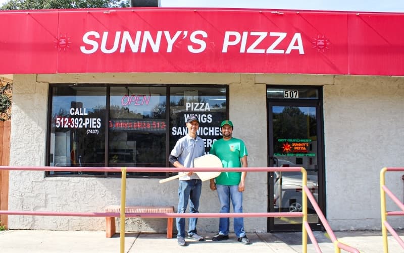 Pizzeria Sunny’s Pizza & Wings delivers a taste of Chicago to San Marcos
