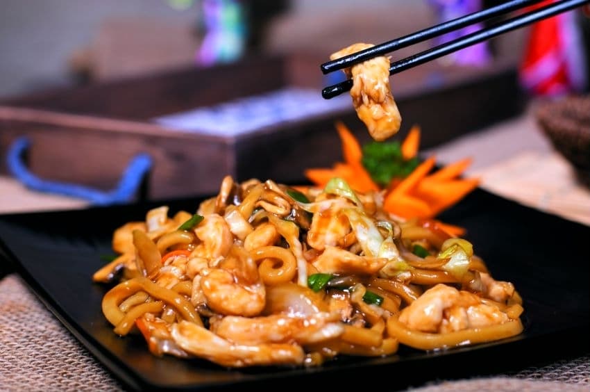 Chicken Yaki Udon ($11.95): This flavorful stir-fry dish is served with fresh vegetables. (Courtesy Airi Poke & Ramen)