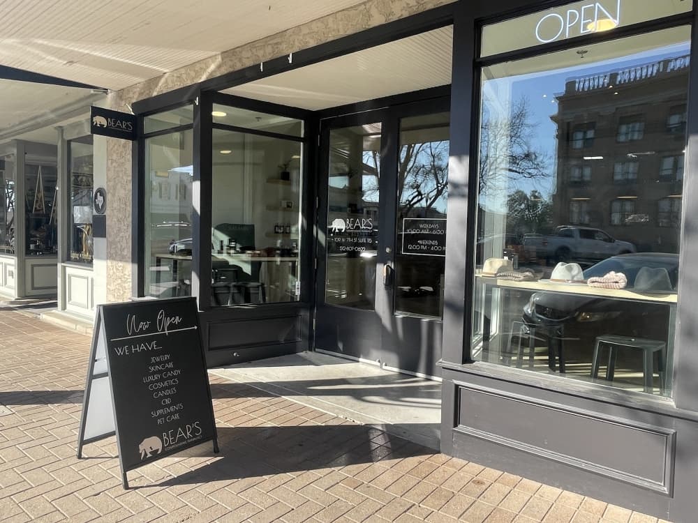 New pharmacy with unique business model opens on Georgetown Square