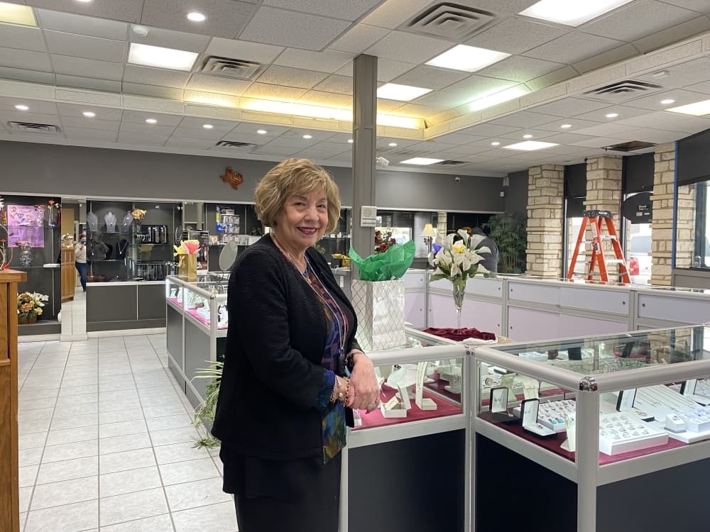 Stall Jewelers remains a fixture in community after reopening