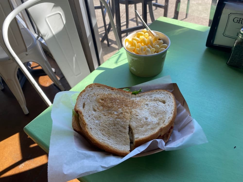 A Greenhouse BLT with a side of macaroni and cheese. (Brooke Sjoberg/Community Impact Newspaper)