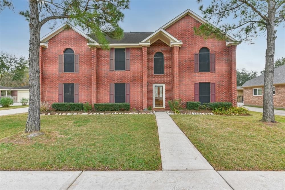 Learn about Willow Lake Estates, February's featured neighborhood