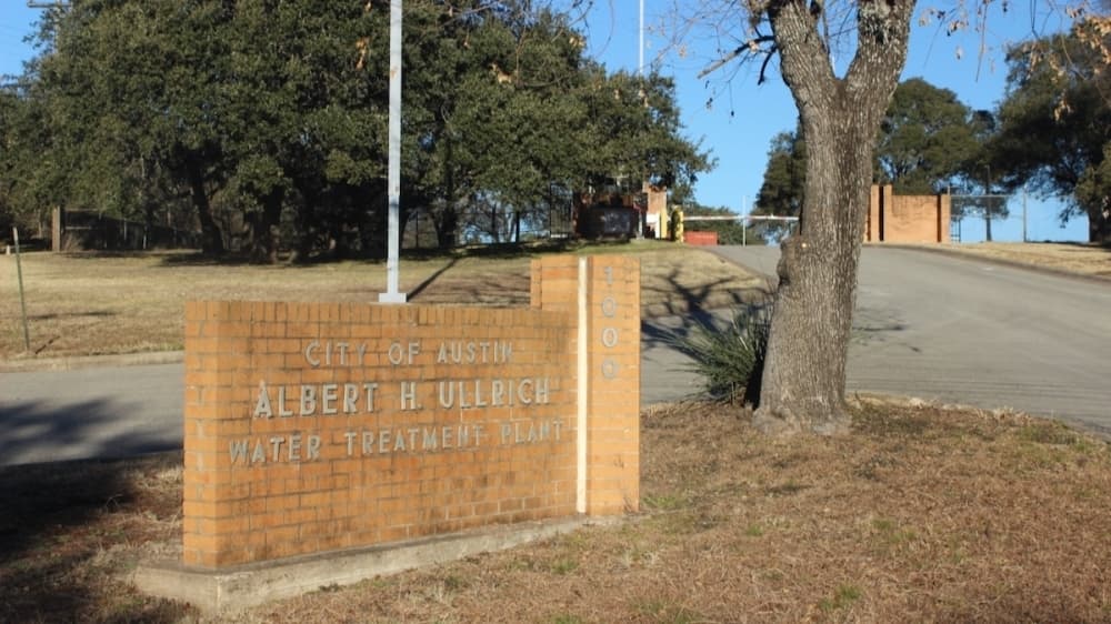 CI TEXAS ROUNDUP: Latest on Austin boil-water notice; airlines announce merger