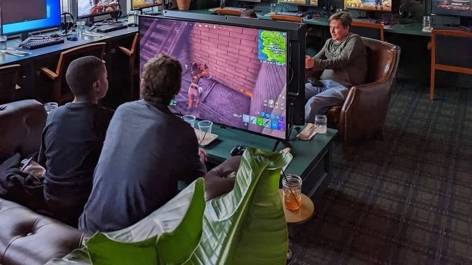 New eatery Farm + Feed merges food, gaming in Plano