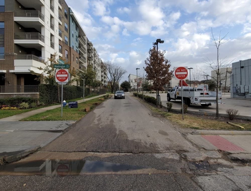 Detering St. in Houston between Schuler St. and Washington Ave. converted to one way