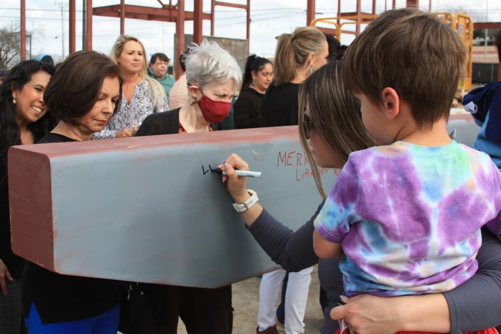 Topping out ceremony marks milestone in New Braunfels’ Westside Library construction