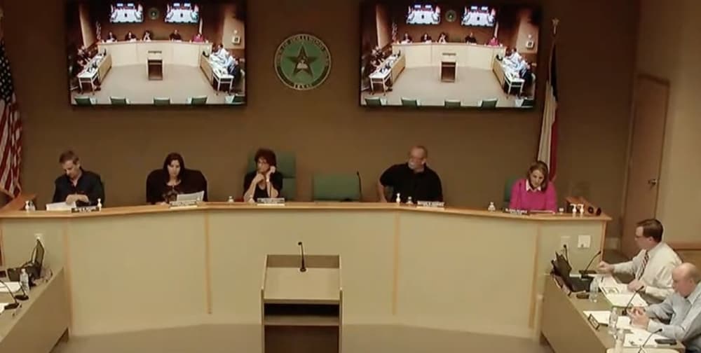 Hollywood Park tackles Voigt Park pool fees