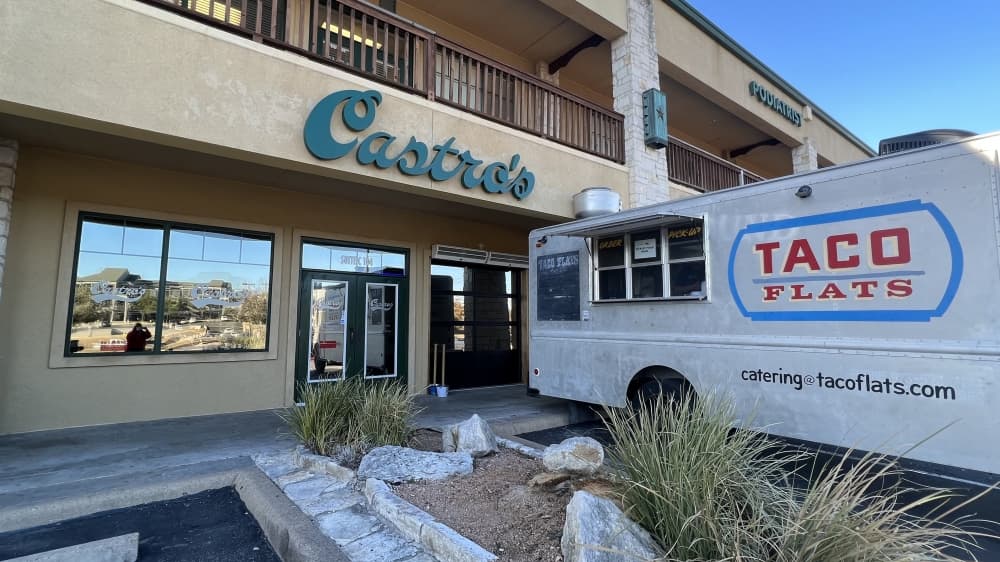Castro’s Bar & BBQ in Lakeway closes; Taco Flats to take its place