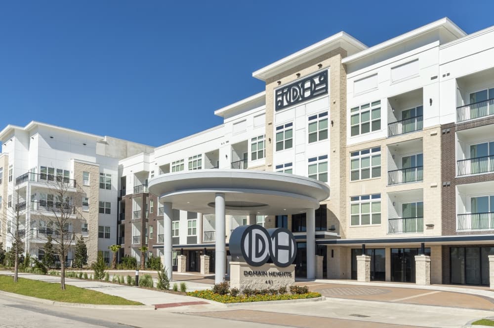 Houston apartment market continues to cool as occupancy rates fall, rental rates level off