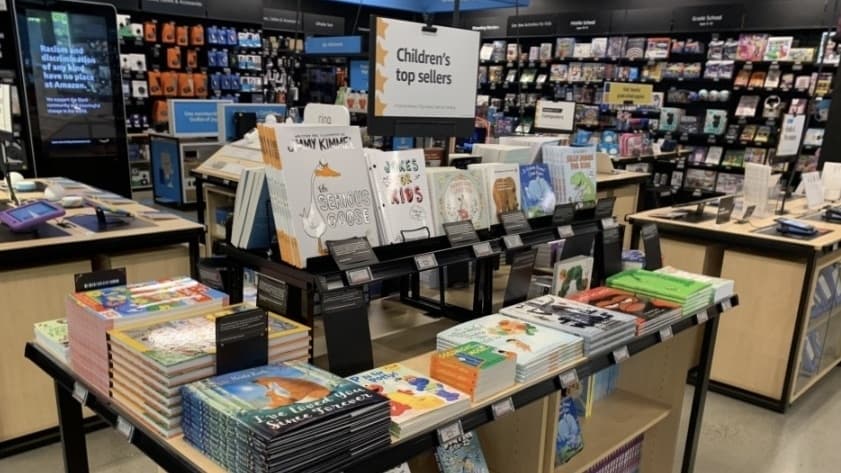 Amazon to close all book, 4-star and pop-up stores
