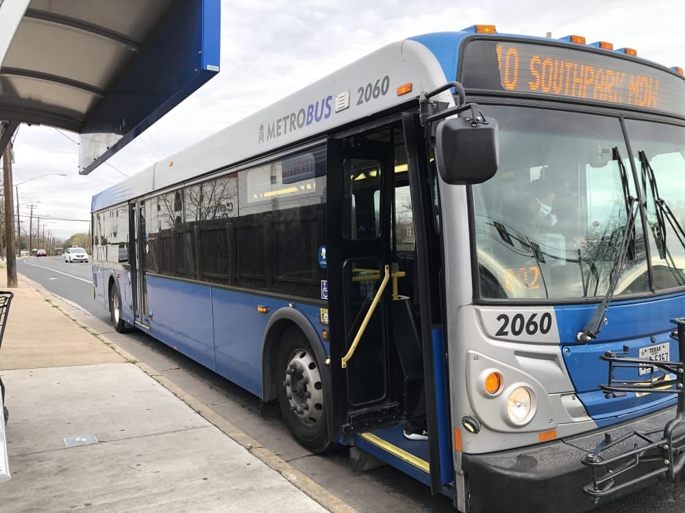 Capital Metro still requiring passengers to wear face masks