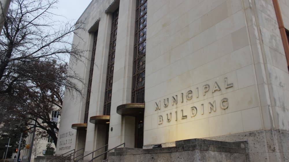Council again pushes off decision on community court relocation into downtown Austin