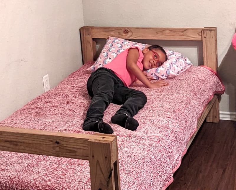 Royal Thomas Smith turned 6 and woke up in her new bed assembled by the volunteer group to celebrate. (Photos by Jishnu Nair/Community Impact Newspaper)