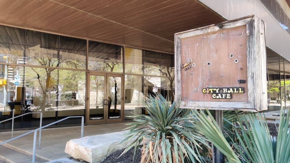 Convenience market and cafe coming to Austin Java's former home at City Hall storefront