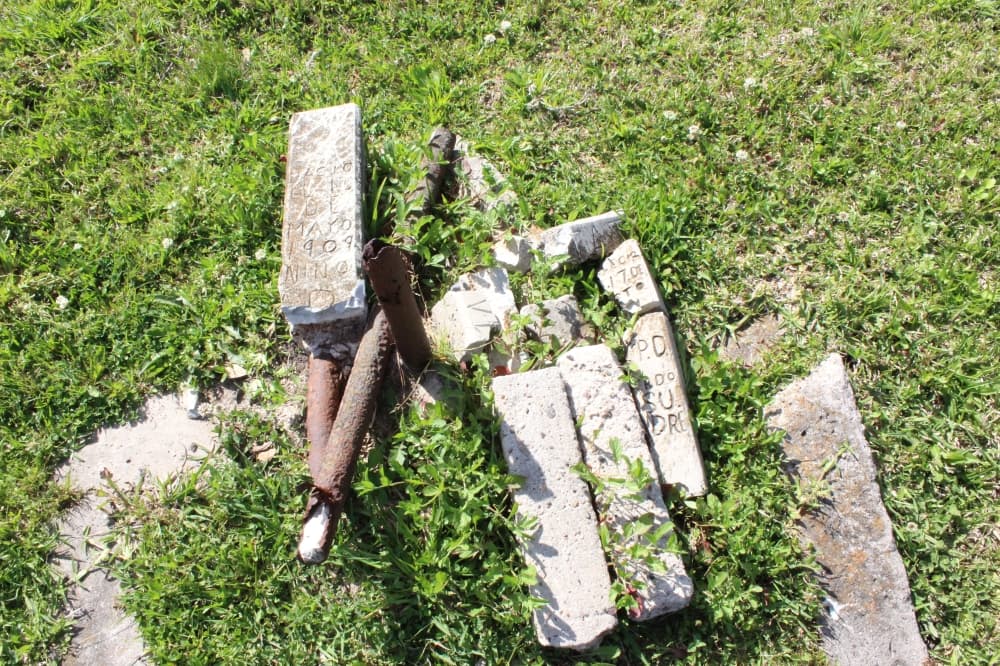 The cemetery is the final resting place for several Civil War and World War I military veterans with many of the headstones having fallen over time. (Hannah Zedaker/Community Impact Newspaper)
