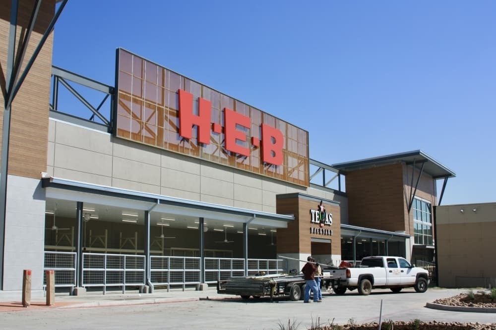 New Braunfels H-E-B to debut in spring; Via 313 serving pizzas in Cedar Park and more Central Texas business news