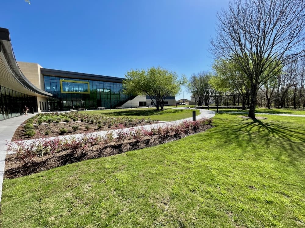 West Pearland Library includes an outdoor space with an amphitheater. (Andy Yanez/Community Impact Newspaper)