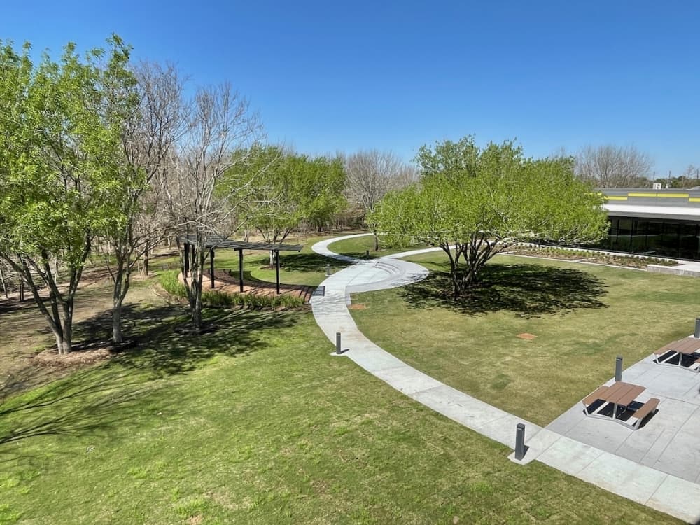 The West Pearland Library also includes an outdoor patio space on the second floor overlooking the amphitheater. (Andy Yanez/Community Impact Newspaper)