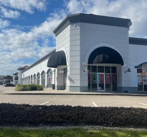 MGold Properties purchases Willowbrook Plaza in $37.8M deal and announces $30M renovation plan, 8 new tenants
