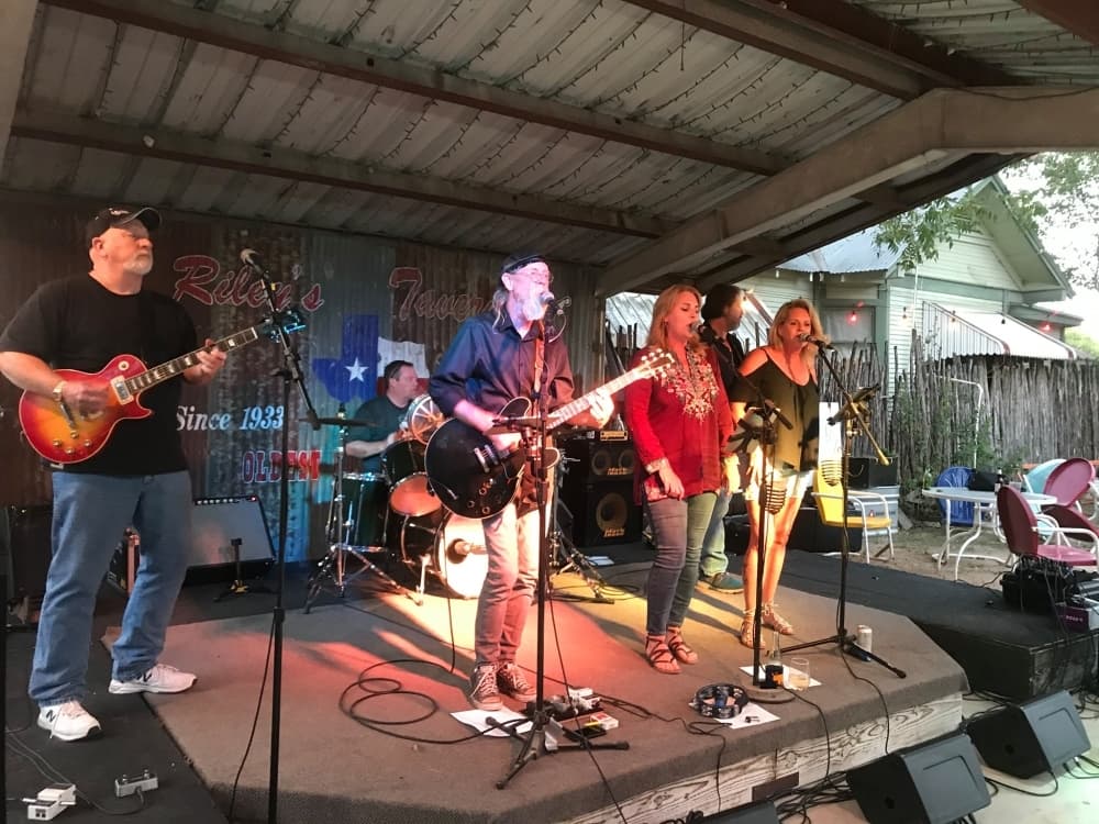 The Homebodies will preform at Riley’s Tavern on April 15. (Courtesy The Homebodies)